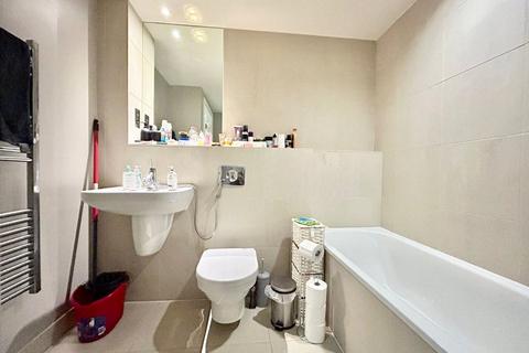 1 bedroom apartment to rent, Bridge Water Place, 1 Water Ln, Holbeck, Leeds LS11 5DR, LS11