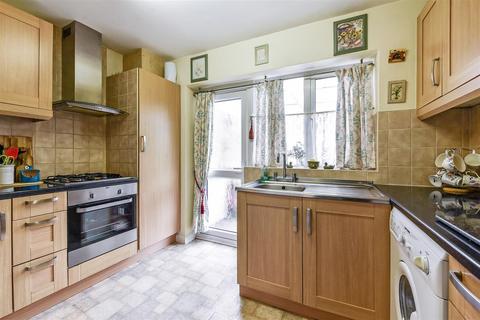 3 bedroom house for sale, Harrow Way, Andover