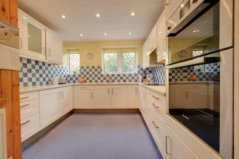 3 bedroom detached house for sale, Folders Lane, Burgess Hill, RH15