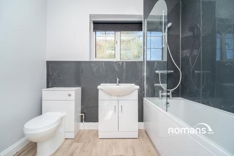 3 bedroom semi-detached house to rent, Bath Road, West Drayton, UB7