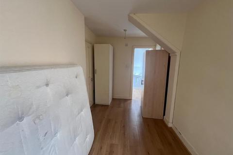 1 bedroom flat to rent, 93-95 Eltham High Street, Eltham SE9