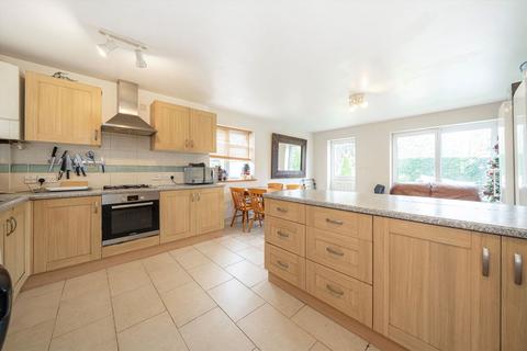 4 bedroom semi-detached house for sale, Segrave Close, Weybridge KT13
