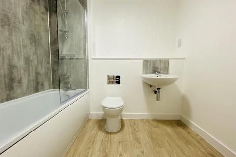 undefined, Apartment 11, 8 Avenue Road, Compton