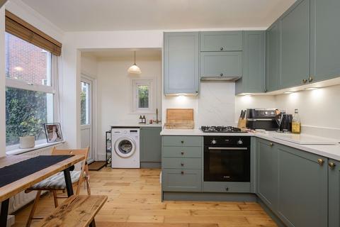 2 bedroom maisonette for sale, Cambridge Road, London SW20