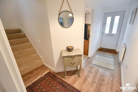 undefined, Maes Yr Odyn, Narberth
