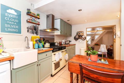 2 bedroom semi-detached house for sale, Primrose Hill, Kings Langley, WD4