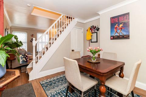2 bedroom semi-detached house for sale, Primrose Hill, Kings Langley, WD4