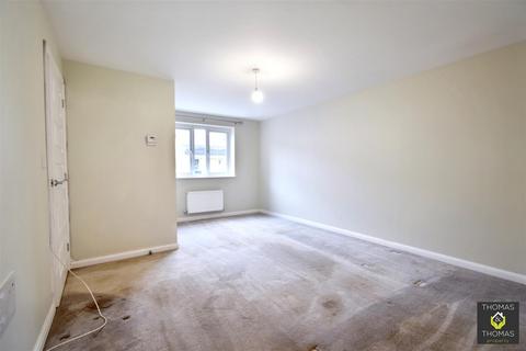 3 bedroom semi-detached house to rent, Oswalds Close, Longford, Gloucester