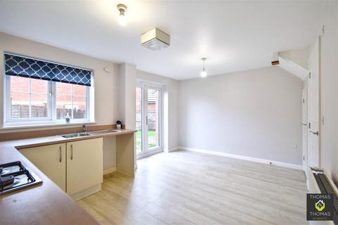 3 bedroom semi-detached house to rent, Oswalds Close, Longford, Gloucester