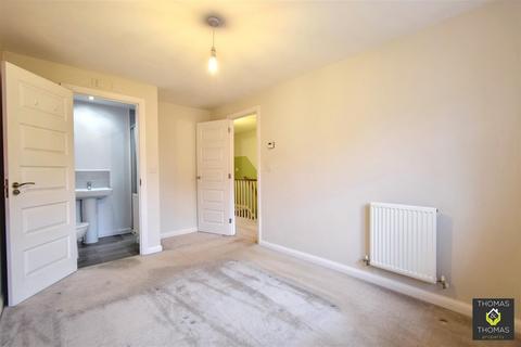 3 bedroom semi-detached house to rent, Oswalds Close, Longford, Gloucester