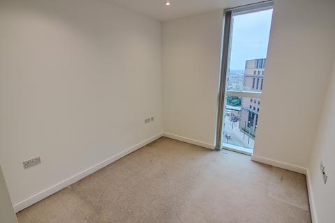 1 bedroom apartment to rent, Saffron Central Square, London CR0