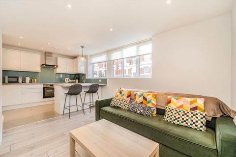 2 bedroom flat to rent, Askew Road, London W12