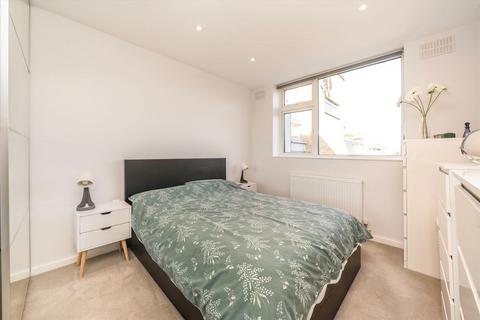 2 bedroom flat to rent, Askew Road, London W12