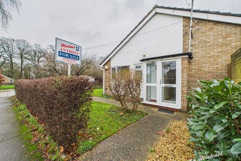2 bedroom bungalow for sale, Bedgrove, Aylesbury, Buckinghamshire