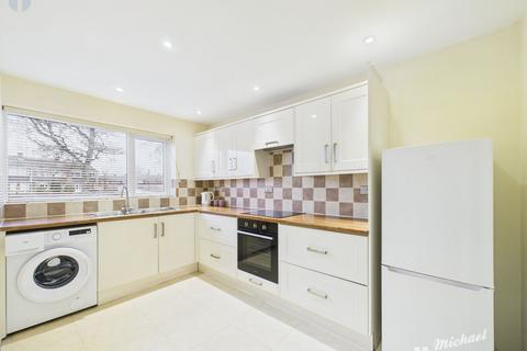 2 bedroom bungalow for sale, Bedgrove, Aylesbury, Buckinghamshire