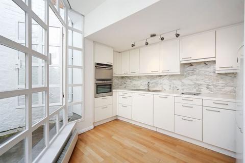 2 bedroom flat to rent, Portobello Road, London W11