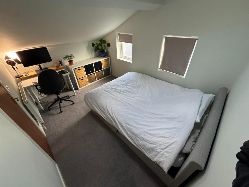Interior 73 York RD 2025 17.JPG