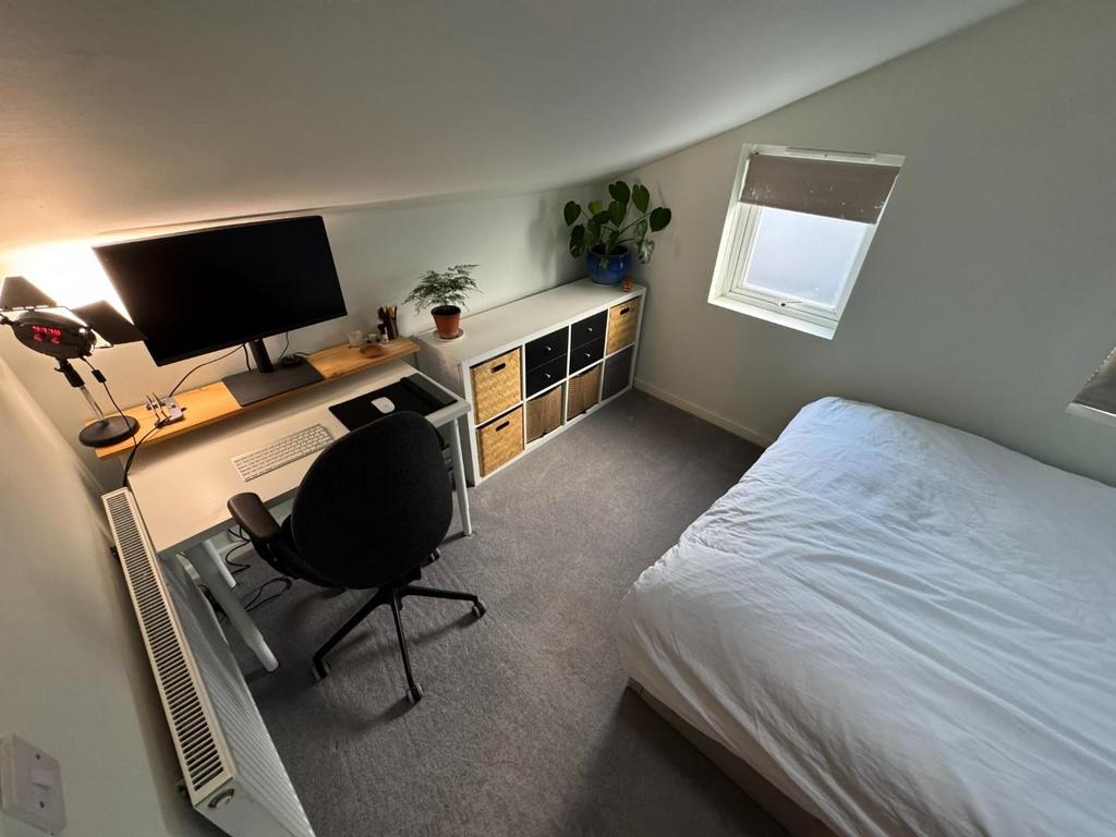 Interior 73 York RD 2025 16.JPG