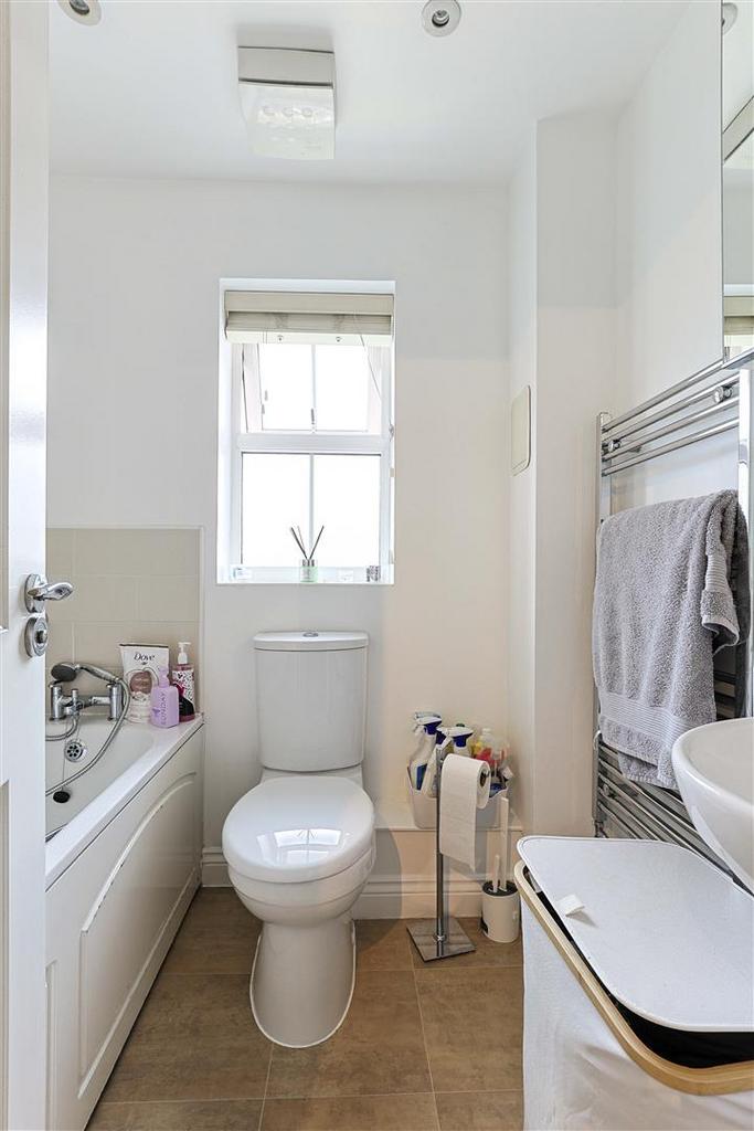 Bathroom a.JPG