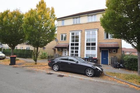 3 bedroom semi-detached house to rent, Radstock Crescent, Broughton