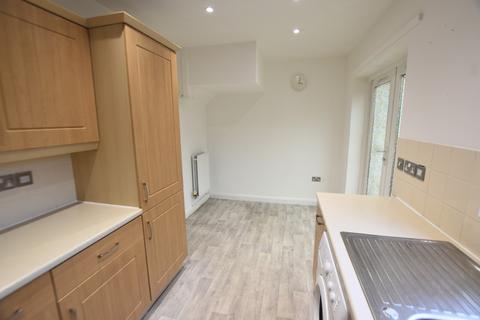 3 bedroom semi-detached house to rent, Radstock Crescent, Broughton
