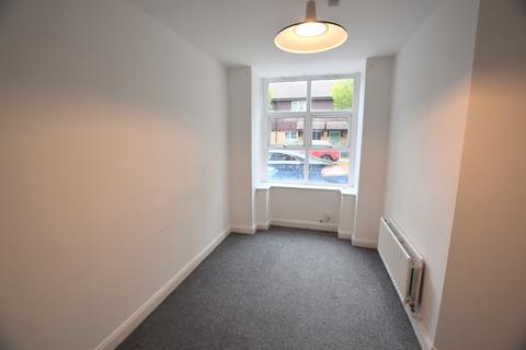 3 bedroom semi-detached house to rent, Radstock Crescent, Broughton