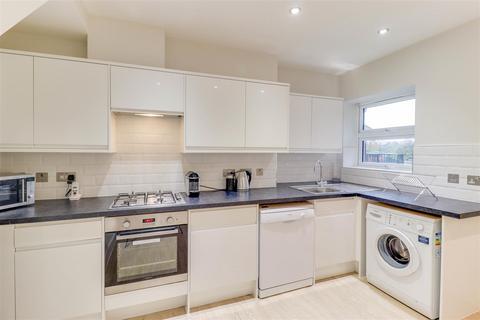 undefined, High Street, Cranleigh GU6