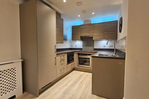 1 bedroom apartment for sale, Flambard Way, Godalming, Surrey, GU7