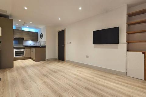 1 bedroom apartment for sale, Flambard Way, Godalming, Surrey, GU7