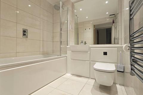 1 bedroom apartment for sale, Flambard Way, Godalming, Surrey, GU7