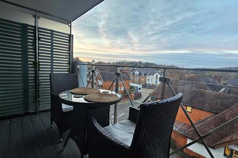 1 bedroom apartment for sale, Flambard Way, Godalming, Surrey, GU7
