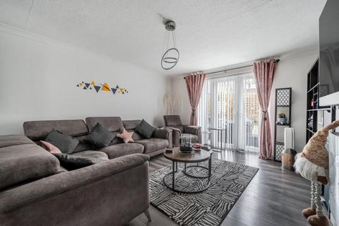 3 bedroom semi-detached house for sale, Chepstow Gardens,  Banbury,  OX16