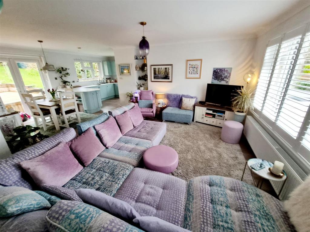 Sitting Area 1.jpg