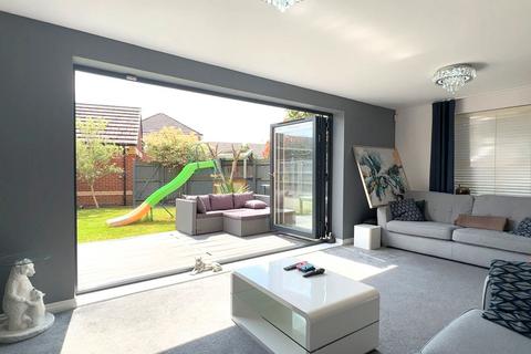 4 bedroom detached house for sale, Roseway Avenue, Cadishead, M44