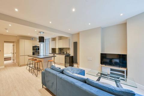 undefined, Madron Street, Elephant and Castle, London, SE17