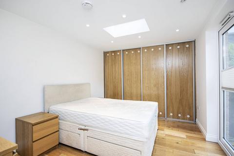 5 bedroom house to rent, Cleveland Gardens, Brent Cross, London, NW2