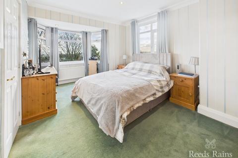 4 bedroom detached house for sale, Filey Road, North Yorkshire YO11