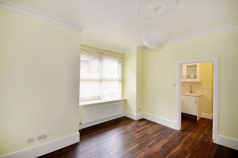 undefined, Westbury Road. N11, Bounds Green, London, N11