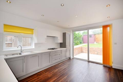undefined, Westbury Road. N11, Bounds Green, London, N11