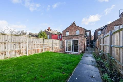 undefined, Westbury Road. N11, Bounds Green, London, N11