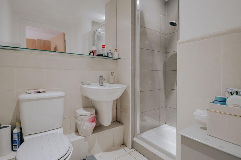 En-suite bathroom