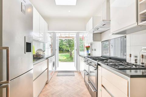 3 bedroom maisonette to rent, Lovat Close, Dollis Hill, London, NW2