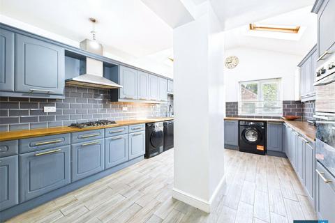 5 bedroom semi-detached house to rent, Ardeen Road, Doncaster, South Yorkshire, DN2