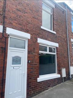 2 bedroom terraced house to rent, Russ Street, Helmington Row DL15