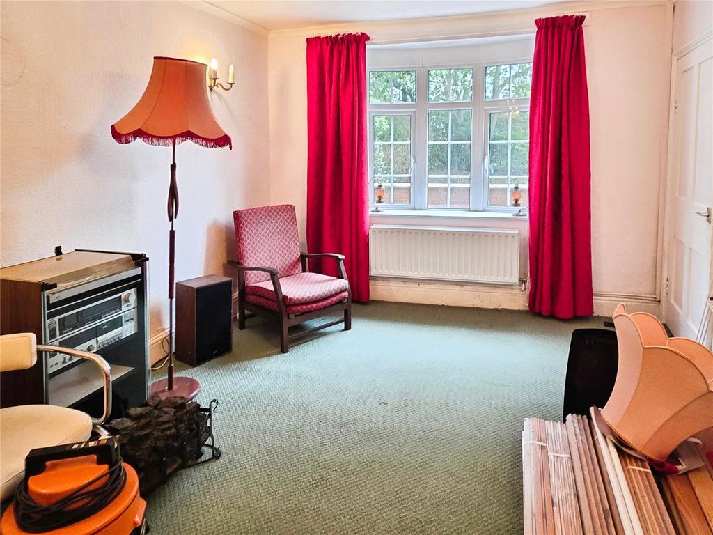Sitting/Dining Room