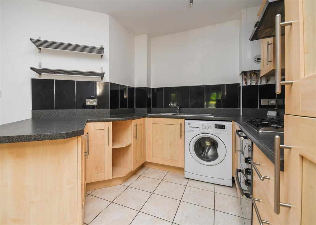 6 Castlecroft House - Kitchen.jpg