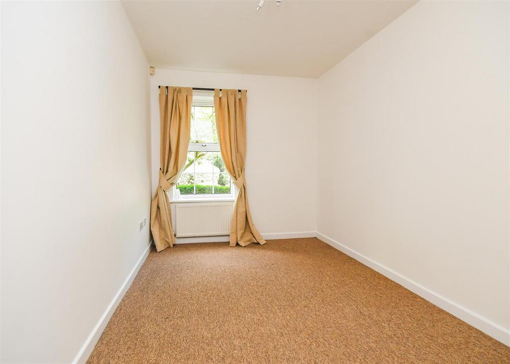 6 Castlecroft House - Bedroom 2.jpg