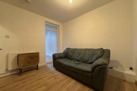 undefined, Manchester Road, Swindon SN1