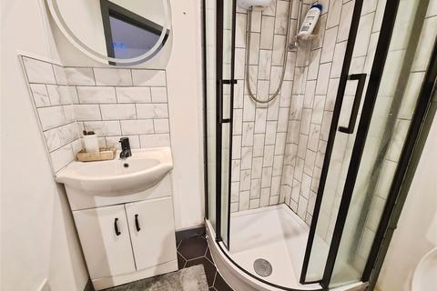 Studio to rent, Church End, Hampshire SO15