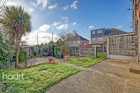 3 bedroom end of terrace house for sale, Toplands Avenue, South Ockendon